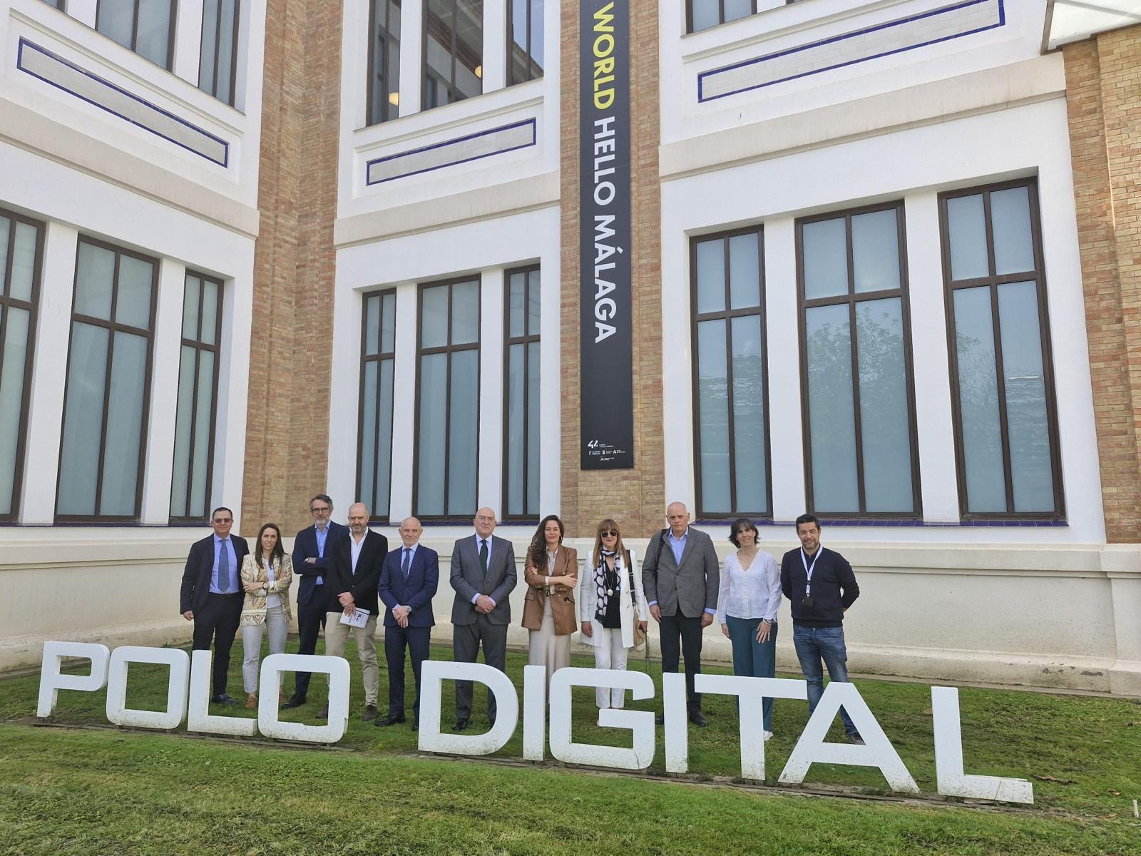 El alcalde, Jesús Julio Carnero, junto con la Cámara de Comercio y la Universidad de Valladolid, han visitado el Ayuntamiento malagueño, la Cámara de Comercio de la ciudad y el ‘Polo Nacional de Contenidos Digitales’ donde se gestionan grandes proyectos a nivel tecnológico.