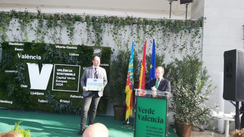 Entrega  al Ayuntamiento de Valladolid Sello Misión