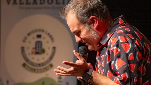 Actuación de Fran El Chavo en el Centro Cívico de la Rondilla.