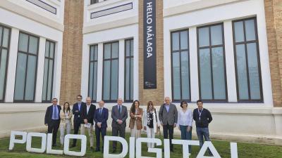 El alcalde, Jesús Julio Carnero, junto con la Cámara de Comercio y la Universidad de Valladolid, han visitado el Ayuntamiento malagueño, la Cámara de Comercio de la ciudad y el ‘Polo Nacional de Contenidos Digitales’ donde se gestionan grandes proyectos a nivel tecnológico.